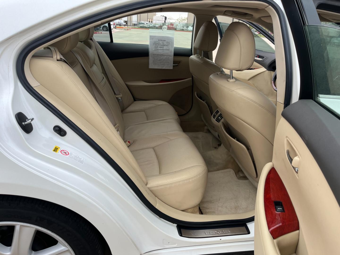 2007 white /TAN Lexus ES 350 (JTHBJ46G472) , Automatic transmission, located at 14700 Tomball Parkway 249, Houston, TX, 77086, (281) 444-2200, 29.928619, -95.504074 - Photo#12